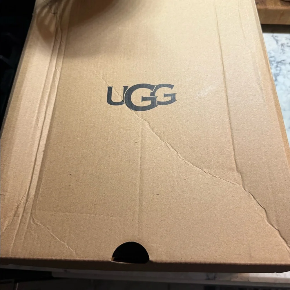 UGG Classic black. - Picture 3 of 5